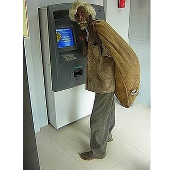 Ini Nih Pose Anti-mainstream Orang Ambil Duit di ATM!